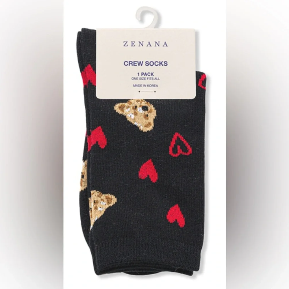 NWT ZENANA HEART BEAR ARTWORK SOCKS